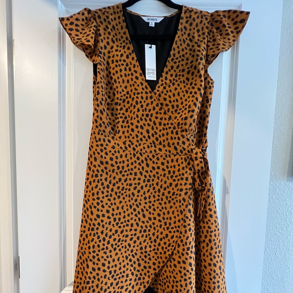 Bb Dakotah wrap dress. Flutter sleeve.